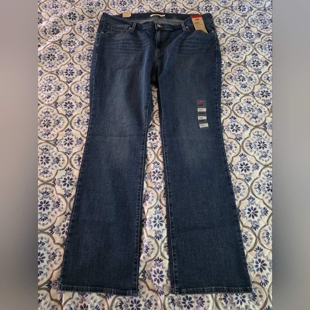 Levi's Women's Classic Boot Cut Jeans in Deep Blue